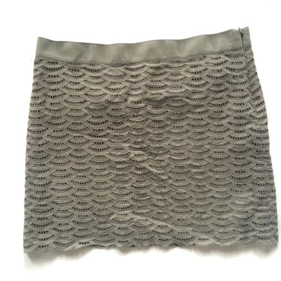 J. Crew Gray Eyelet Skirt Size 4 - Picture 2 of 6